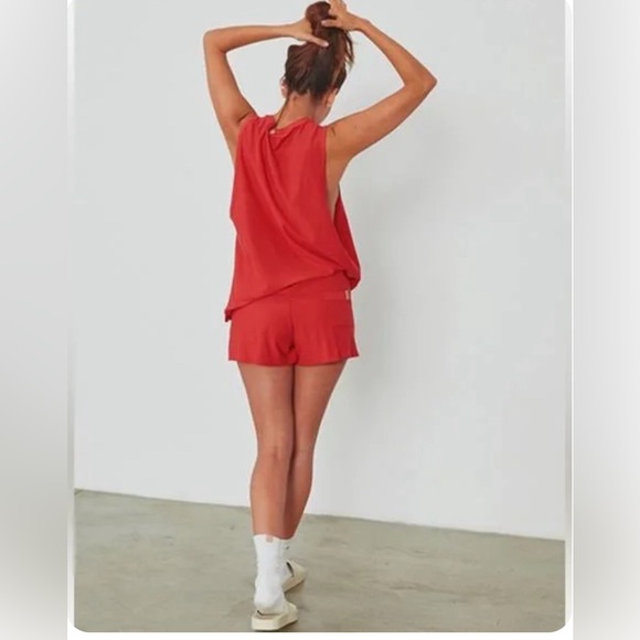 NEW! LUNYA cool shorts in red size L - Picture 3 of 8